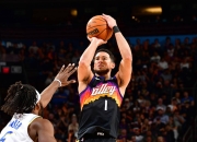 开云平台-爵士横扫步行者，布克高光表现