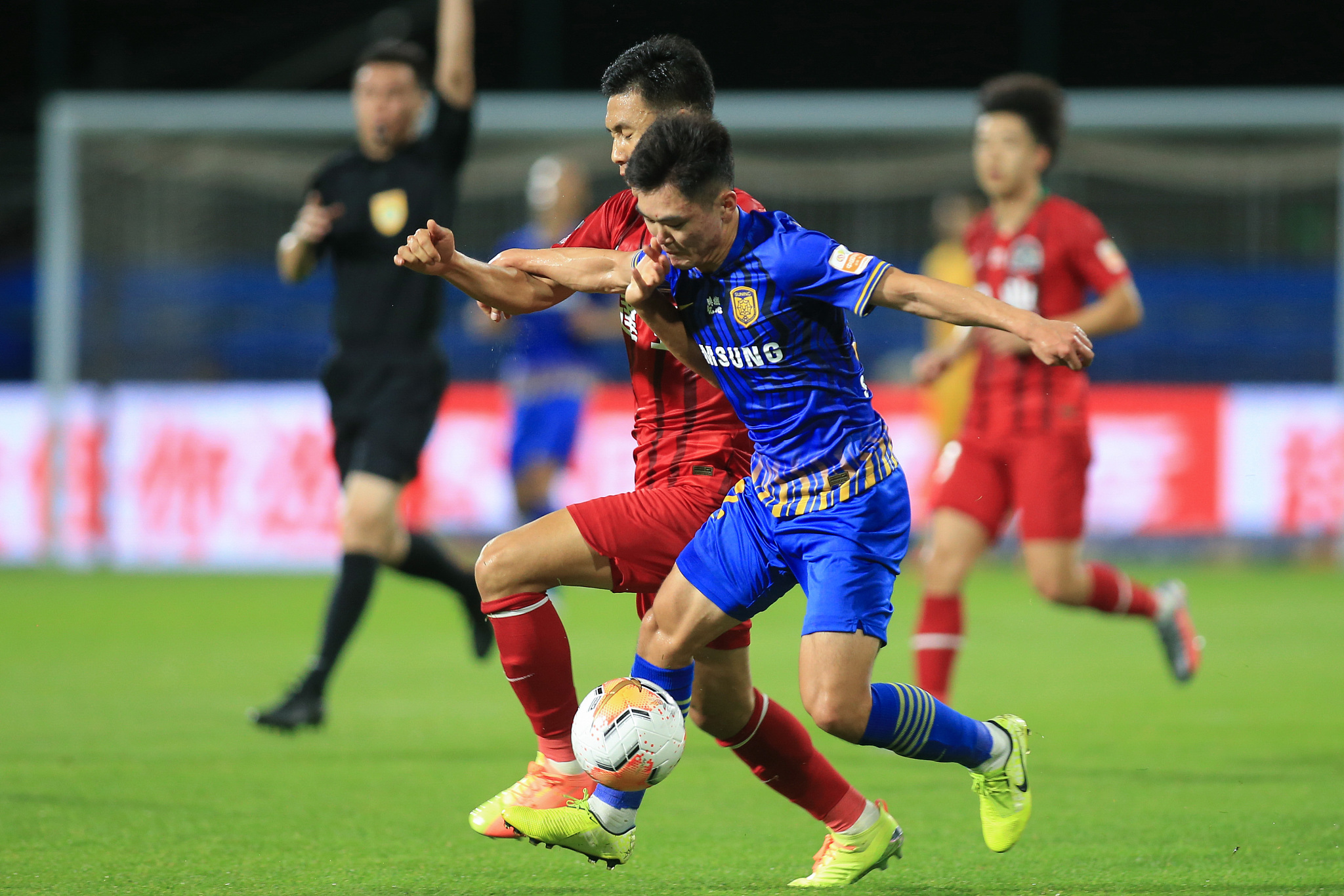 包含苏宁客场逆转，引领反击复兴的词条