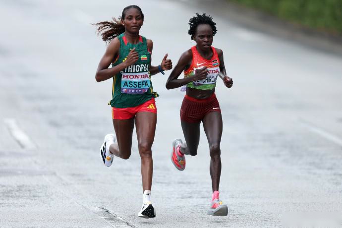 肯尼亚选手勇夺马拉松比赛金牌 肯尼亚选手勇夺马拉松比赛金牌