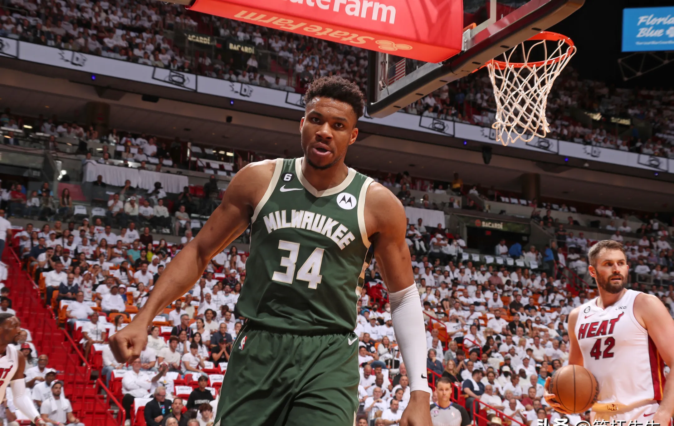 雄鹿主帅战术英明,球队取得关键胜利的简单介绍 雄鹿主帅战术英明,球队取得关键胜利的简单介绍