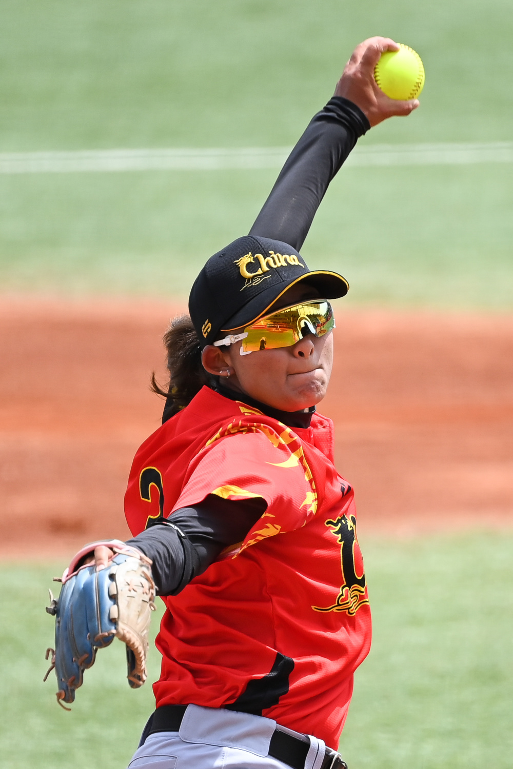 亚洲球员在比赛中展现神奇技巧