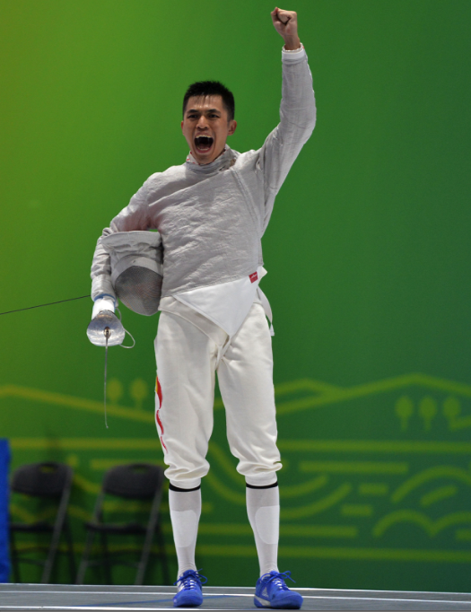 秘鲁击剑选手百折不挠最终获胜 秘鲁击剑选手百折不挠最终获胜