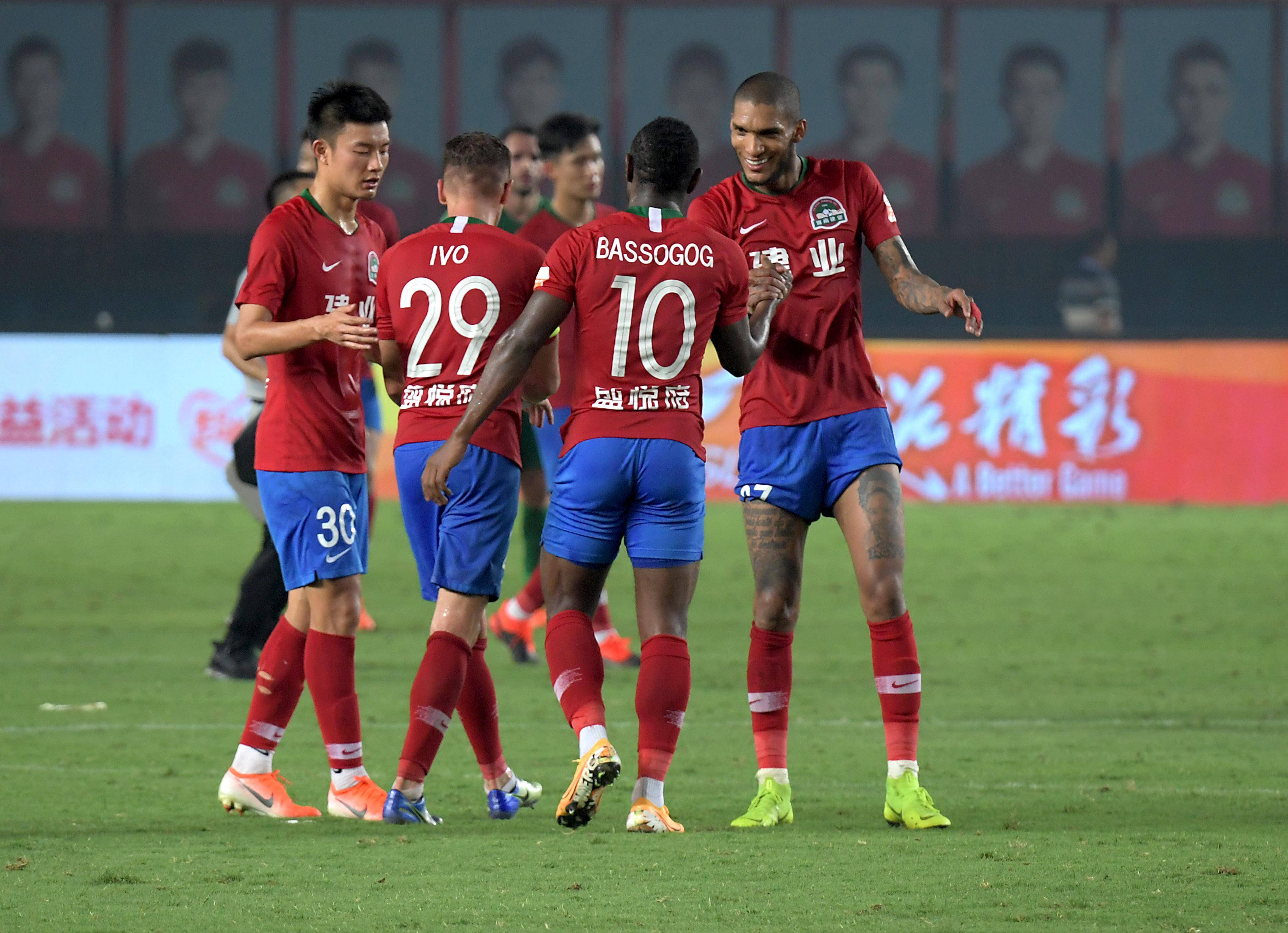 河南建业逆转武汉卓尔，全取三分