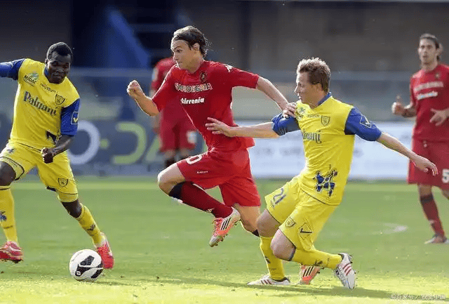 萨索洛比分战胜俱乐部制约维罗纳的简单介绍 萨索洛比分战胜俱乐部制约维罗纳的简单介绍