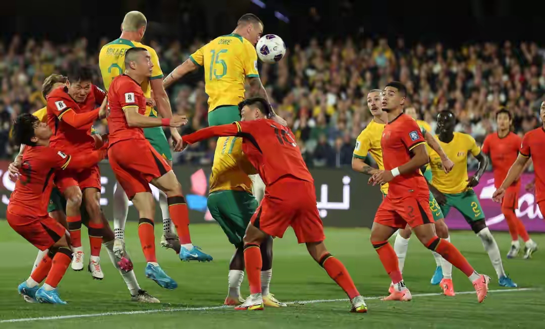 精彩足球赛事展现球队实力，赛场上风起云涌的简单介绍