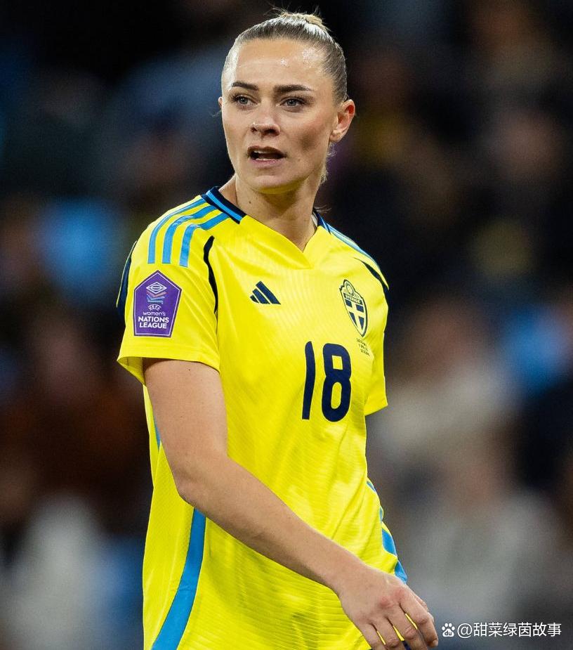 波兰女足队长因意外受伤退出比赛