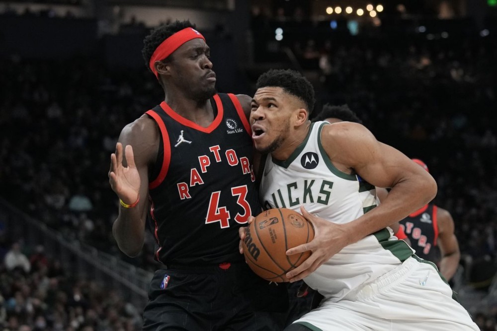 太阳鏖战雄鹿，米切尔高光表现