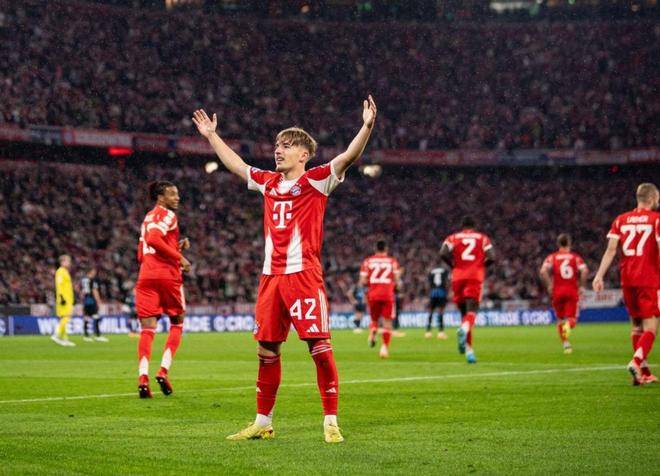 拜仁力克利物浦，阿圭罗扛起全队的简单介绍