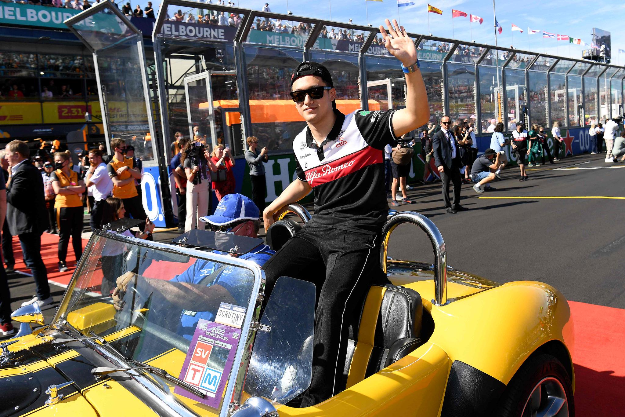 包含威廉姆斯横扫红牛二队，周冠宇惊艳四座的词条