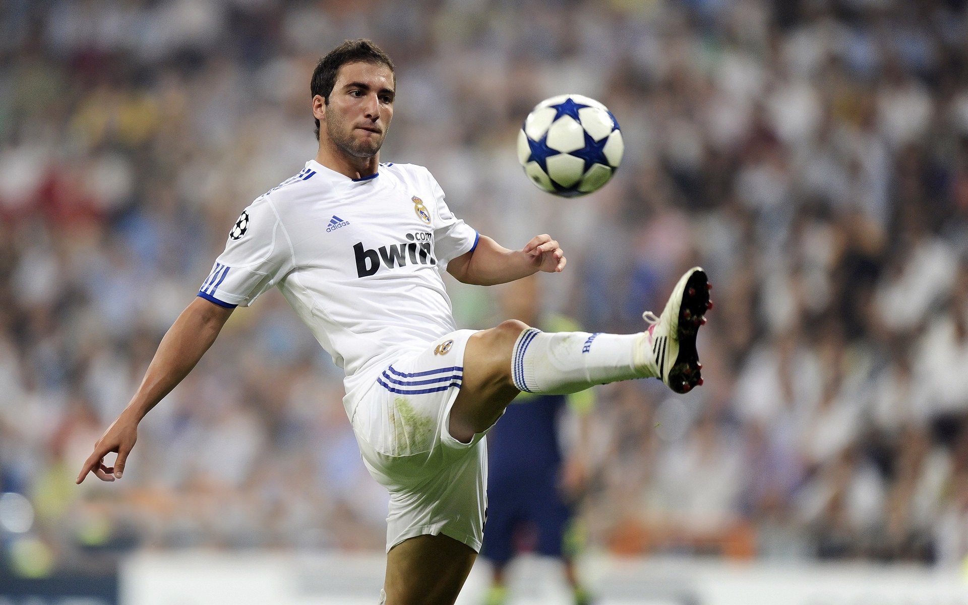 英超争冠之夜，劳塔罗打出统治级数据，阿根廷神锋的封神之战